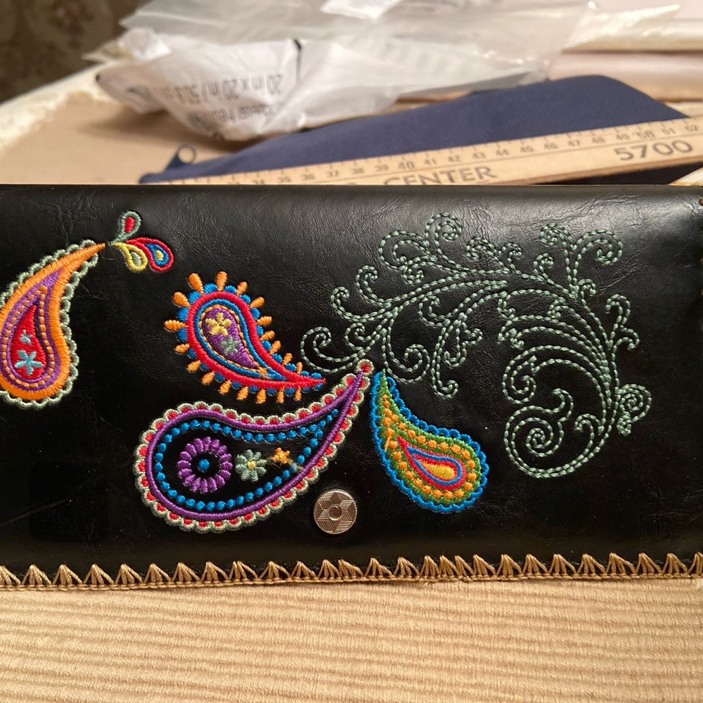 Lavishy Embroidered Paisley Black Bi-fold Wallet